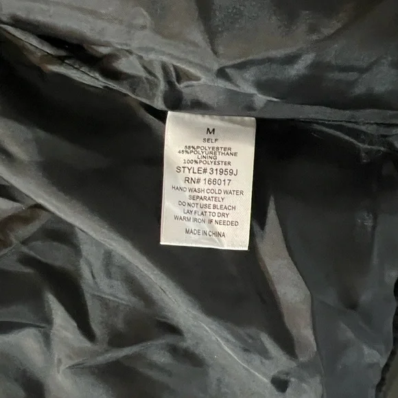 Sleek Black Leather Moto Jacket - Picture 10 of 16